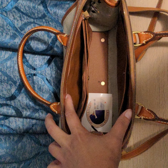 SOLD Dooney & Bourke London Tan and Cream Satchel with Vintage Charm Crossbody - Picture 8 of 8